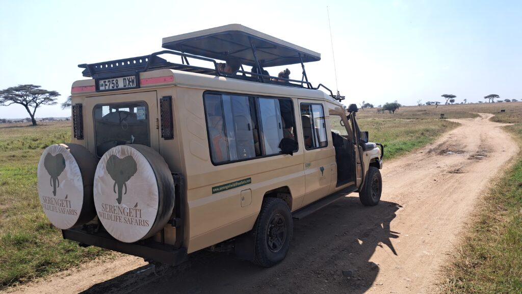 serengeti wildlife safaris 4